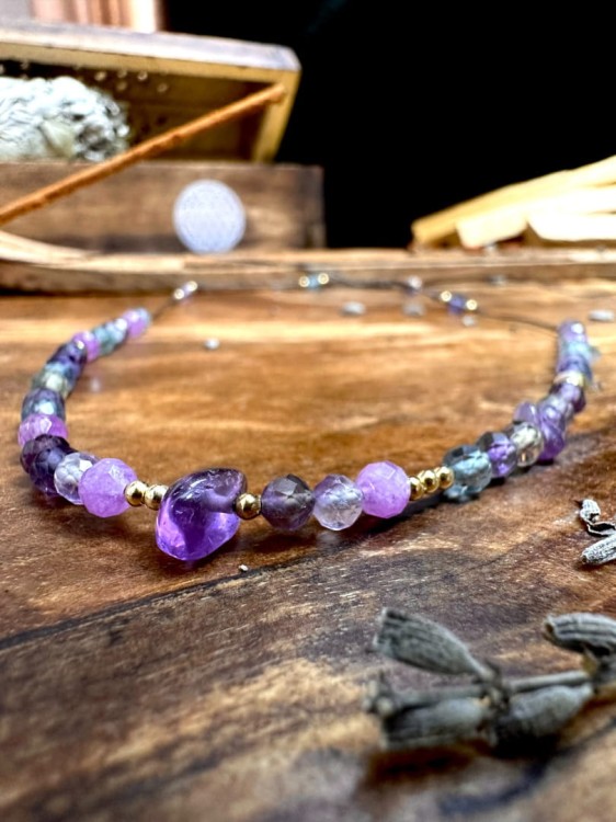 Amulet wodnik naszyjnik z kamieniami