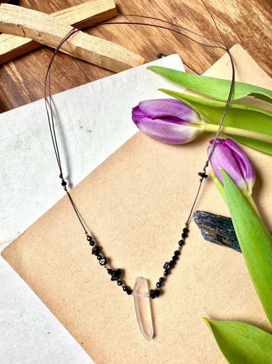 Naszyjnik amulet onyks kryształ górski